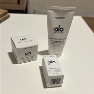 ALO Yoga White Bath & Body Set